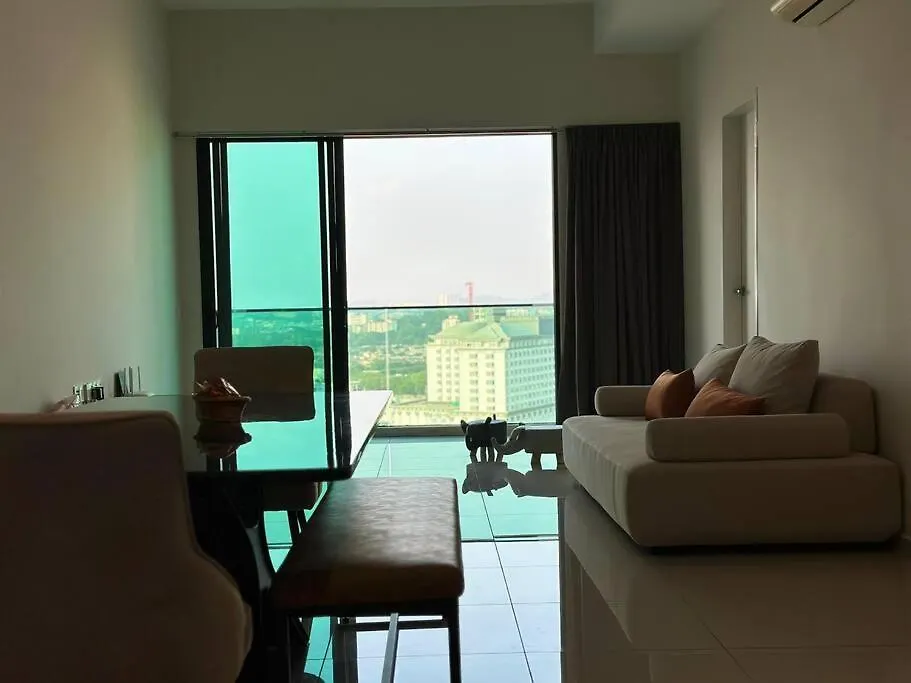 Melaka Homestay/3Bedroom/Up To 12Pax/Wi-Fi Apartment