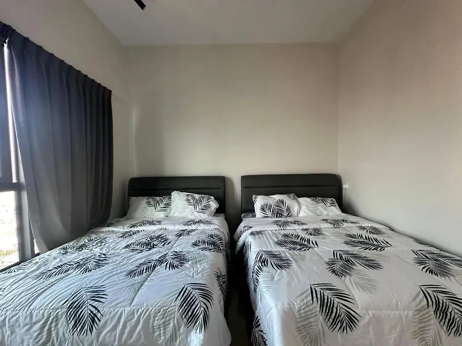 Melaka Homestay/3Bedroom/Up To 12Pax/Wi-Fi Malacca